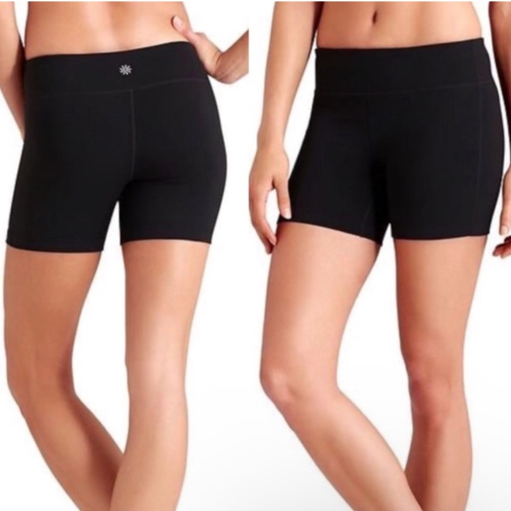 Athleta Chaturanga Shortie Yoga Shorts